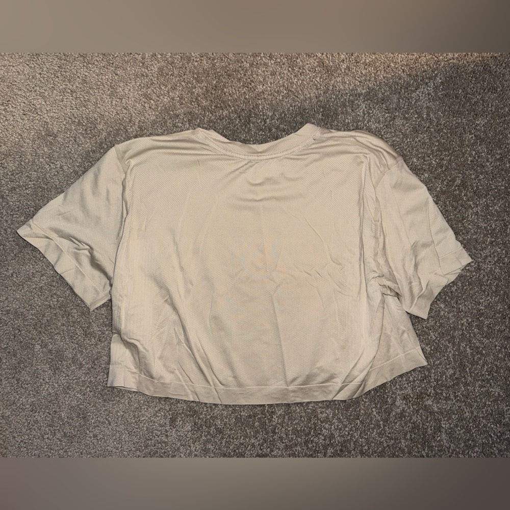Alphalete Cream Short Sleeve Tee - Picture 2 of 3